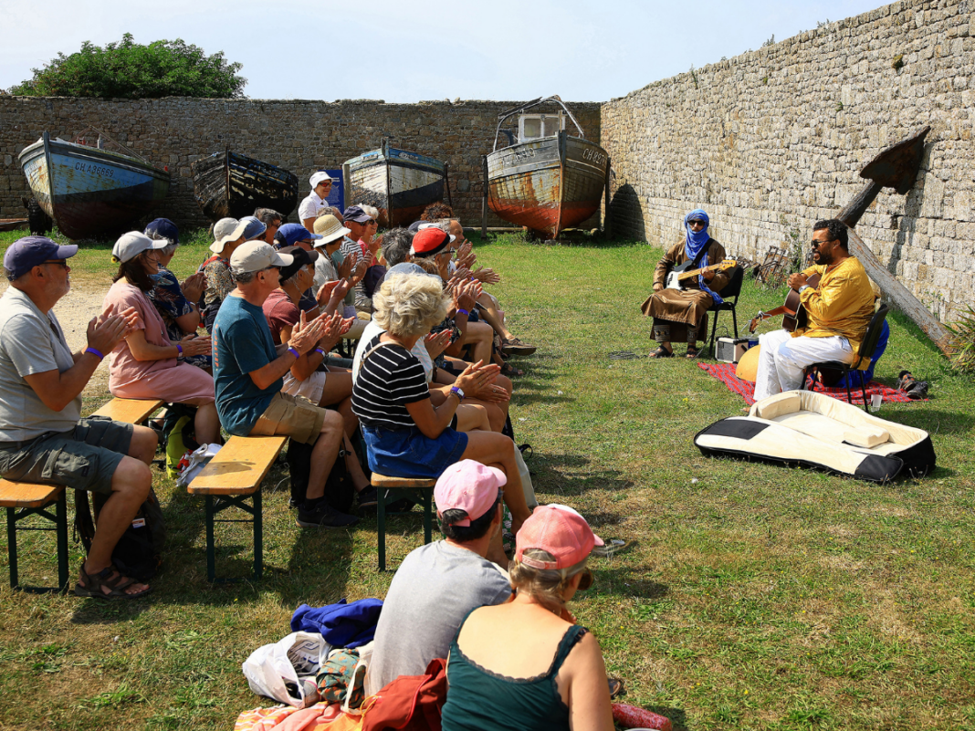 Festival Les Traversées Tatihou Concerts-promenade Christine Zayed Sylvain Barou et Habib Meftah Ablaye Cissoko Saint-Vaast-la-Hougue
