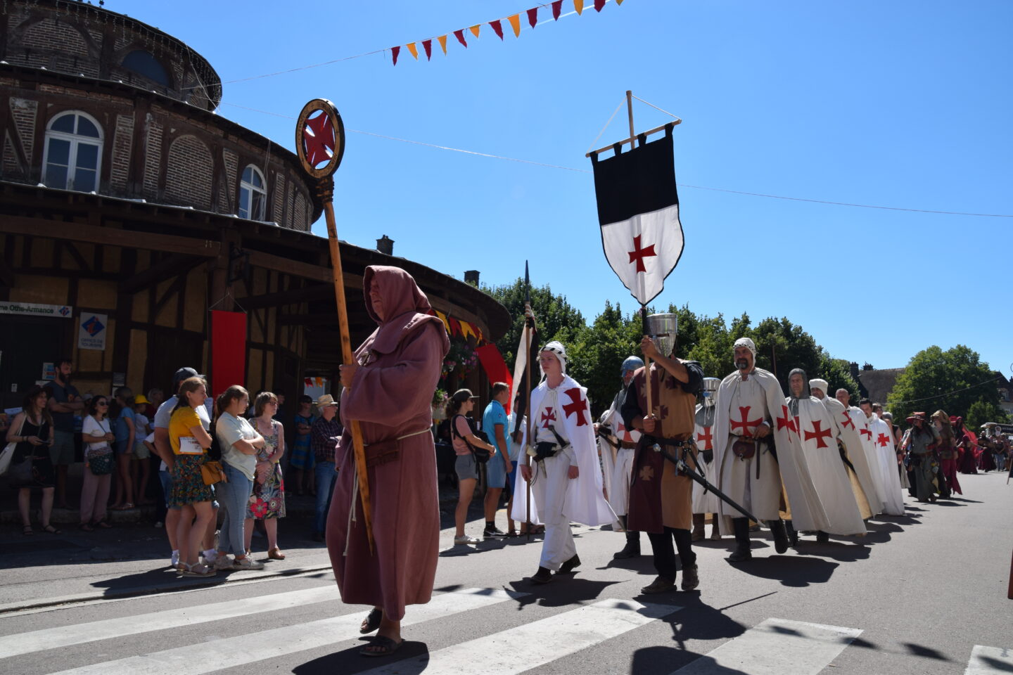 Fêtes Médiévales d’Ervy-le-Châtel Ervy-le-Châtel