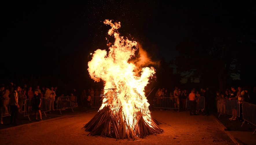 Feu de la Saint Jean Halle et place de mairie Corrèze 2026-06-27