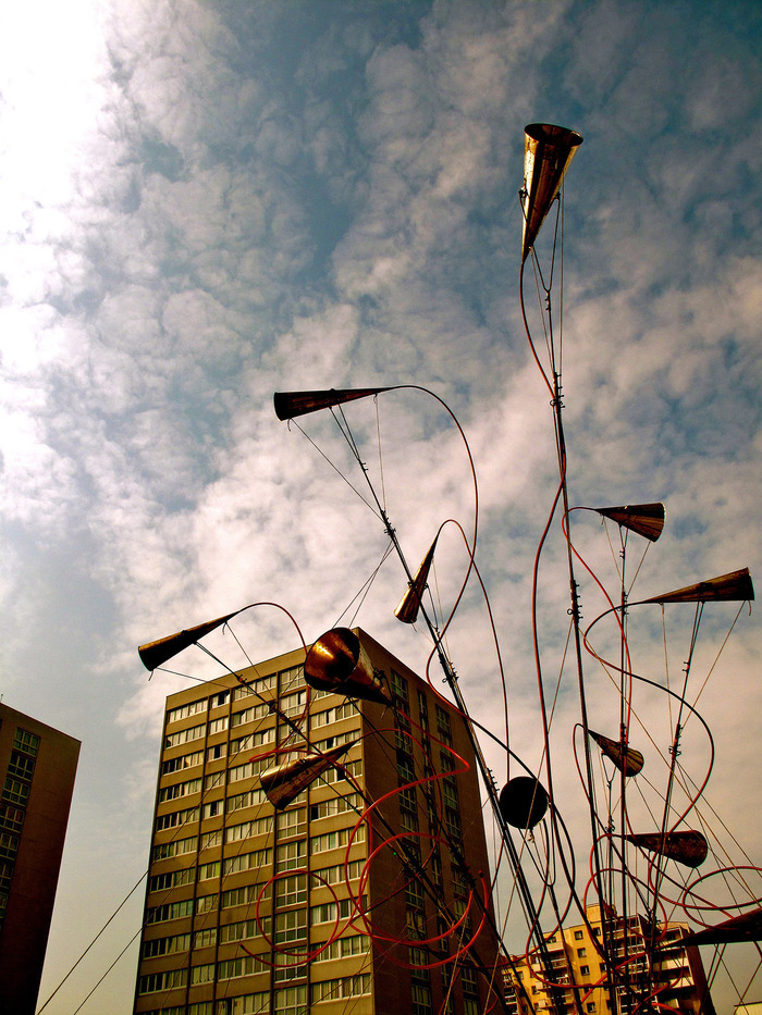 Inauguration de la Place des Beaux-Sons d’Aubervilliers par la Compagnie Décor Sonore, Rues Emma Chenu et Julie-Victoire Daubié d’Aubervilliers, Aubervilliers