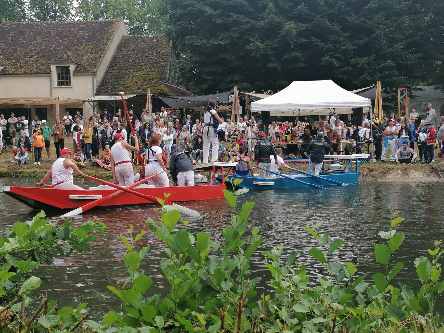 Joutes nautiques de Coulanges-sur-Yonne Base de loisirs de Coulanges-sur-Yonne Coulanges-sur-Yonne