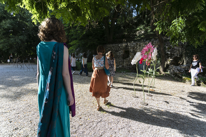 La beauté vue de nos propres yeux : défilé de mode éthique et durable dans le jardin Parco Storico di Villa Zileri Motterle Monteviale