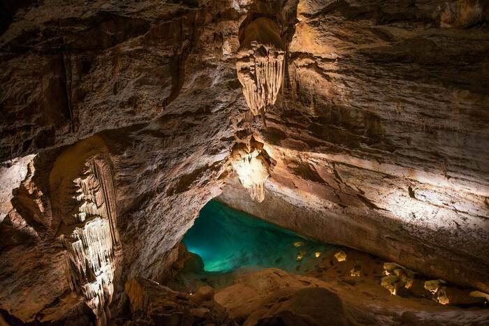 La grotte s’enflamme, Grotte de Trabuc, Mialet
