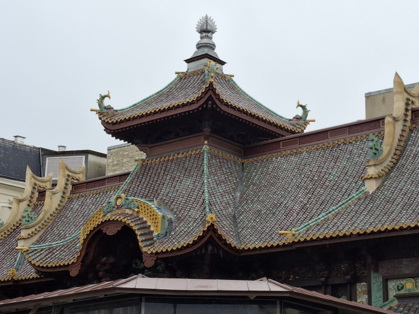Travaux de restauration du cinéma La Pagode à Paris