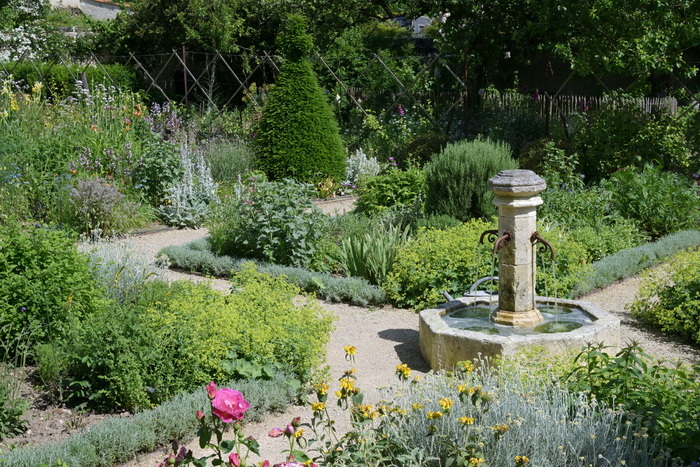 Le jardin de curé de Chédigny, Village-jardin de Chédigny, Chédigny