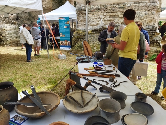Le musée d'Aquitaine sur le village de l'archéologie place des martyrs de la résistance Bordeaux