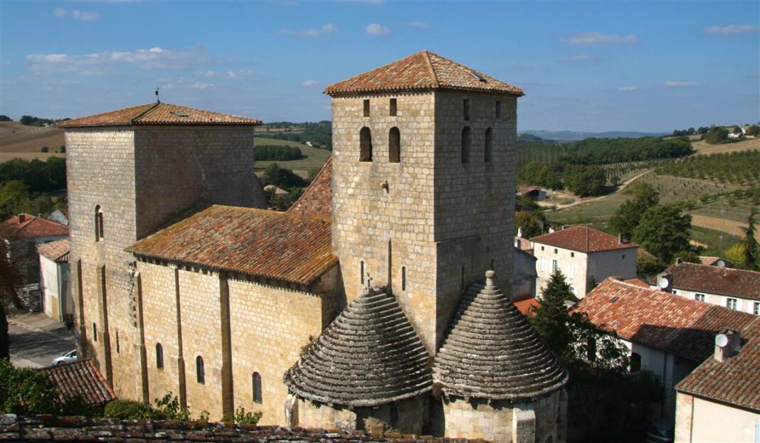 L&rsquo;église romane d&rsquo;Aubiac, une forteresse de pierre  Aubiac