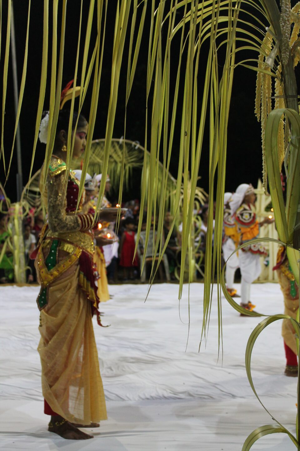 Les danses srilankaises par Jyotsna Liyanaratne Le Polyèdre Bazas