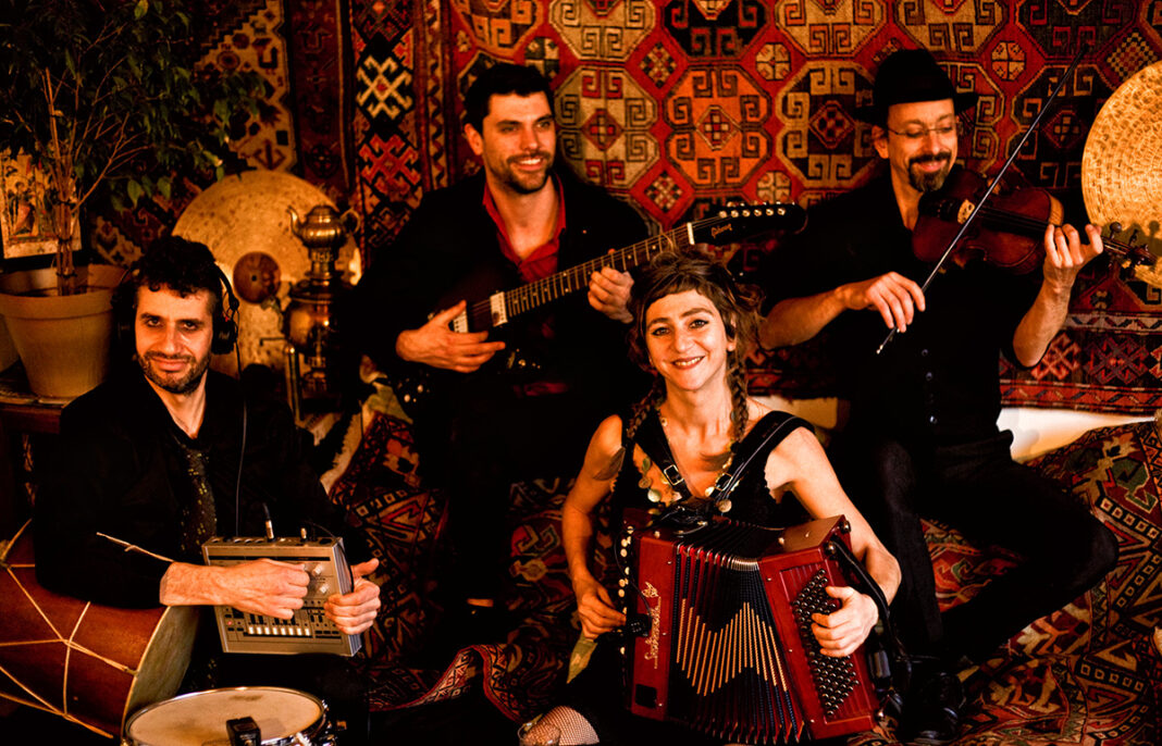 Les Mercredis au Donjon Lavach’ | Concert world festif Donjon La Roche-Posay