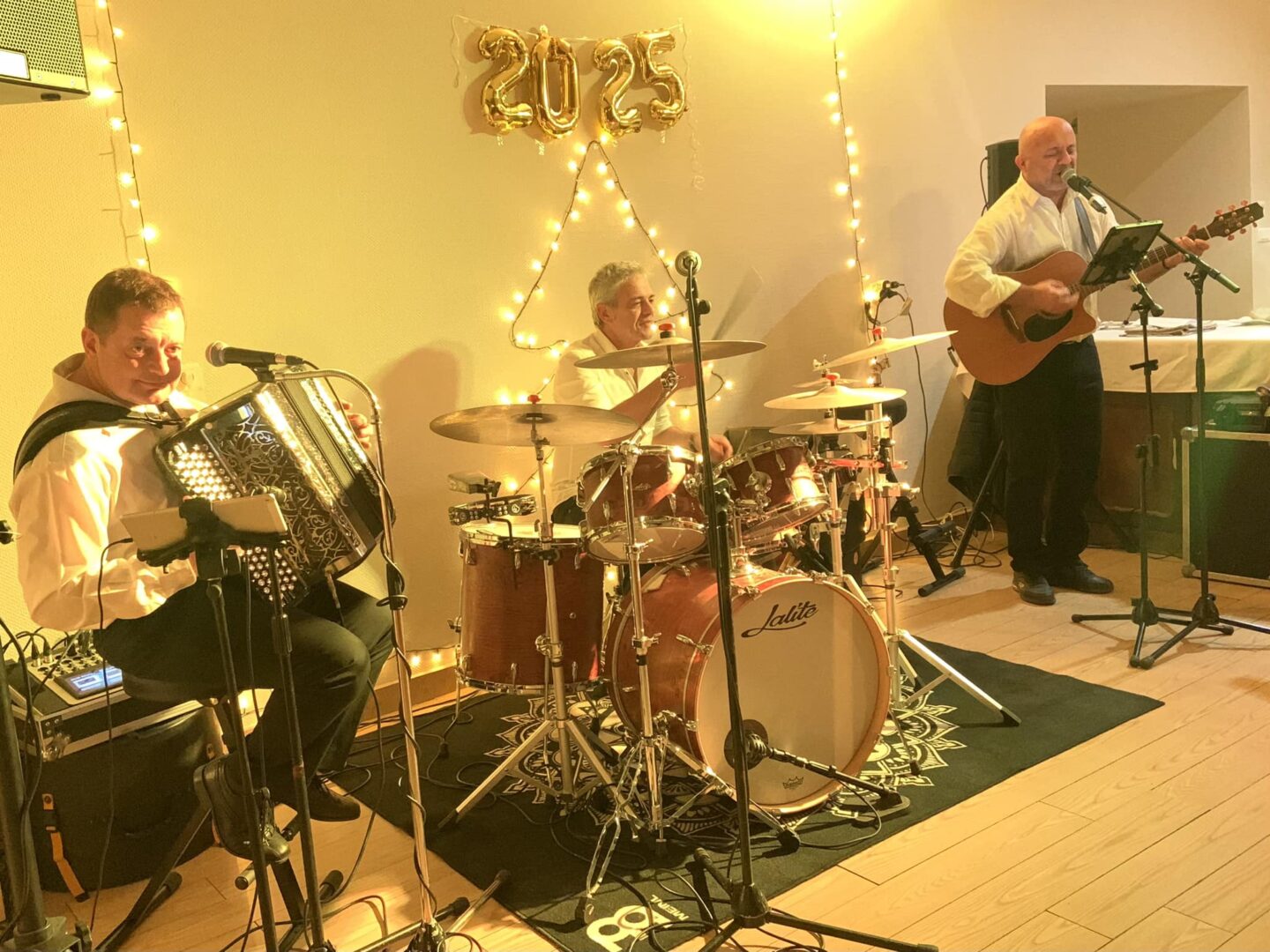 Les visiteurs du soir Concert de Gulapia  Coussac-Bonneval