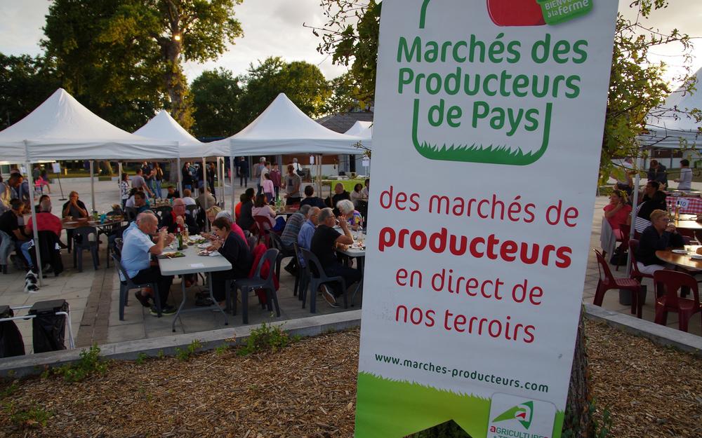 Marché des producteurs de Pays Place du village Montardon 2026-08-29