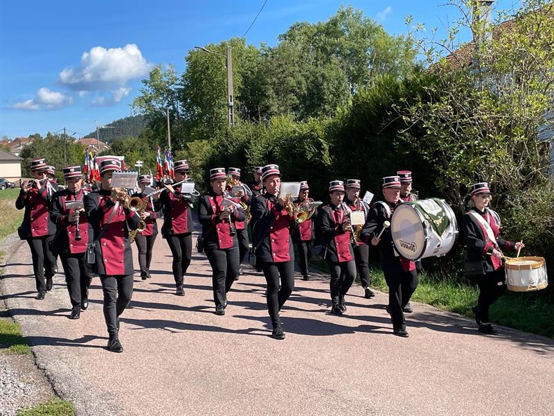 Musique Municipale de Bruyères répétition en plein-air (Point Central) Cours de l’amitié Bruyères