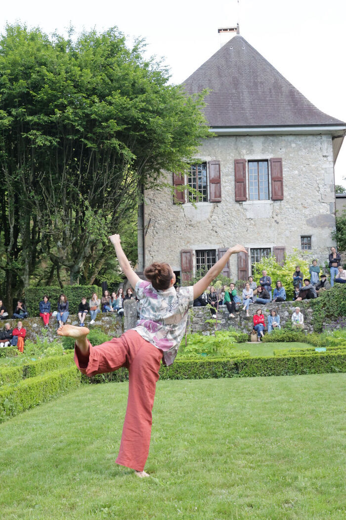 Performance dansée aux Charmettes Les Charmettes