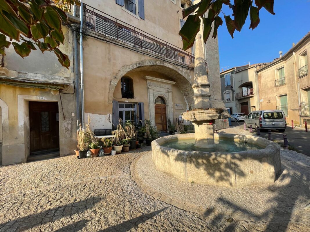 PLACE AU TERROIR LE POUGET  Le Pouget