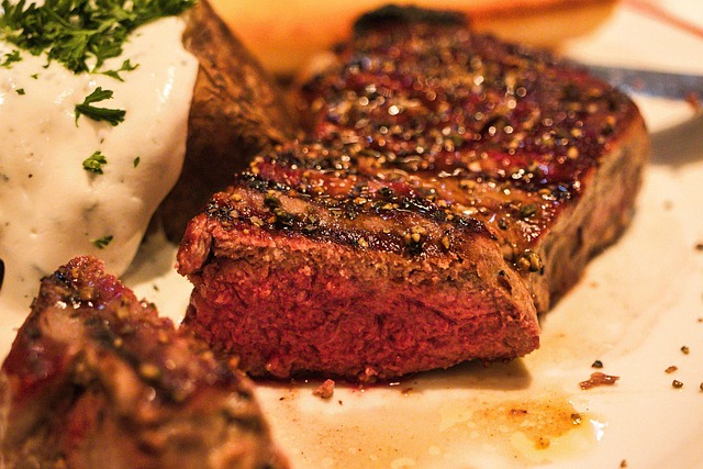 Repas entrecôte-frites Chapiteau plage Bretteville-sur-Ay 2026-07-24