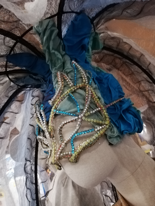Savoir-faire au rendez-vous visite d’un atelier de costumes (La malle aux costumes) Audrix