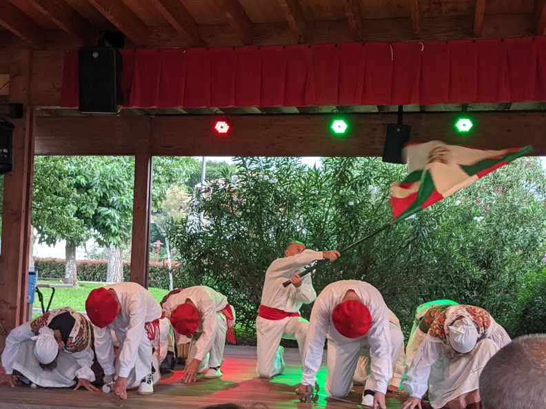 Spectacle de danses basques avec Akelarre Place Sokoburu Hendaye 2026-07-15