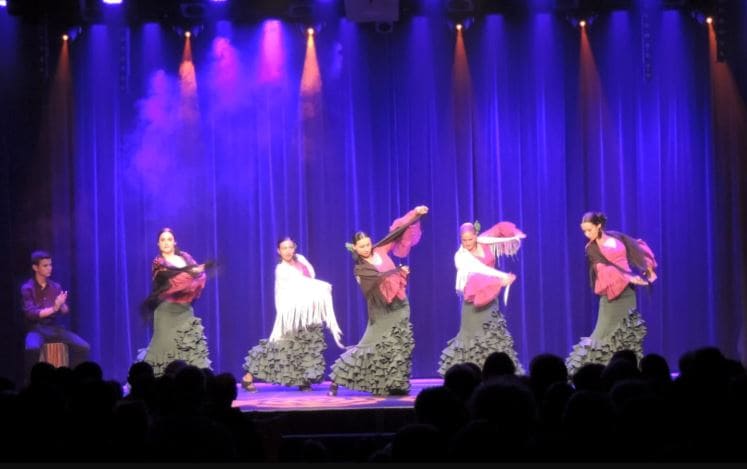 Spectacle de Flamenco avec AMAYA et son ballet espagnol MEDIA LUNA Rue Ayguebere Laruns