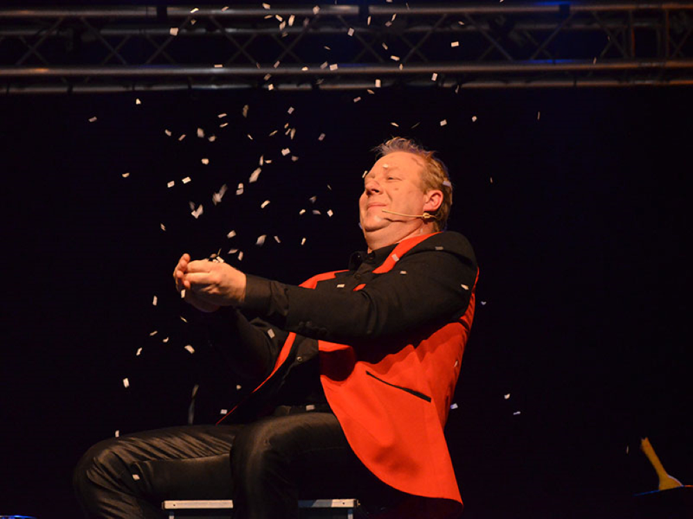 Spectacle La magie de Charles Sous le chapiteau Seignosse