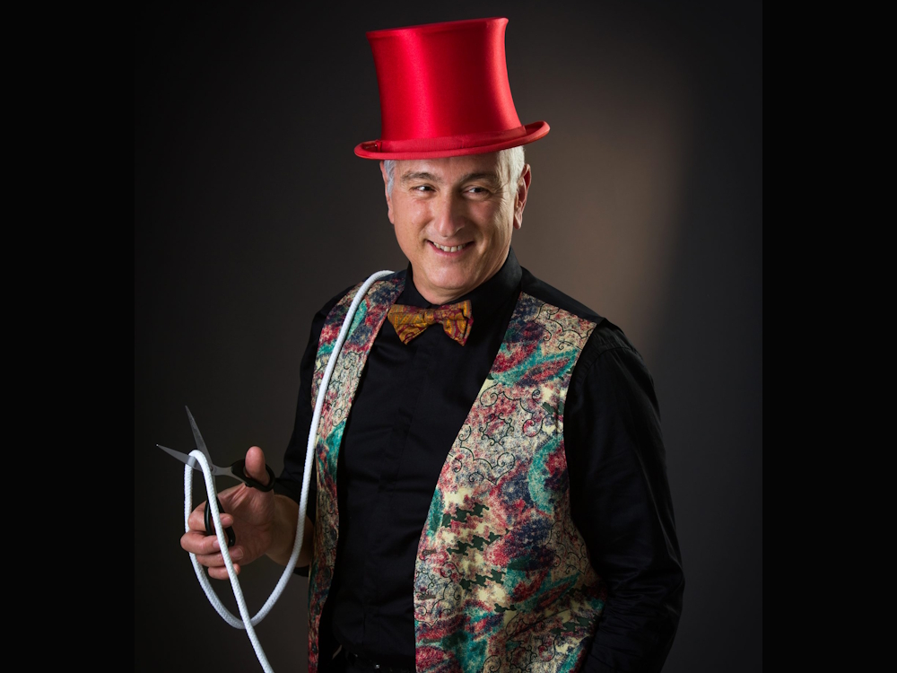 Spectacle Le magicien Bastian Sous le chapiteau Seignosse