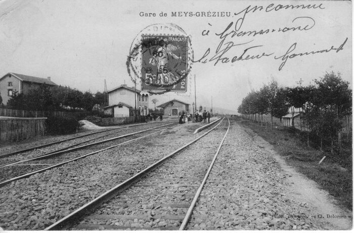 Sur les traces de Mangini et de la ligne Lyon-Montbrison, Parking, Meys