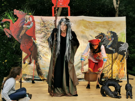 Théâtre Wassilissa Salle des fêtes Sanguinet
