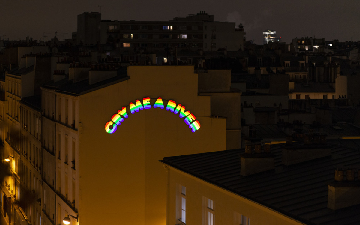 UGO RONDINONE / Cry me a River Pignon de l'immeuble 13 rue Morand Paris