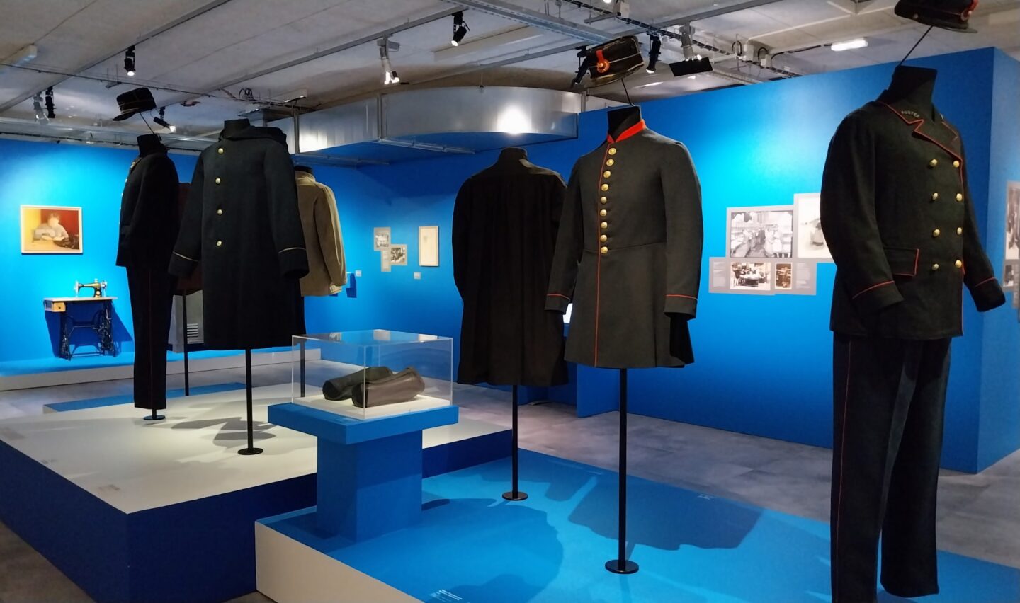 Vêtement professionnel présenté dans l’exposition
