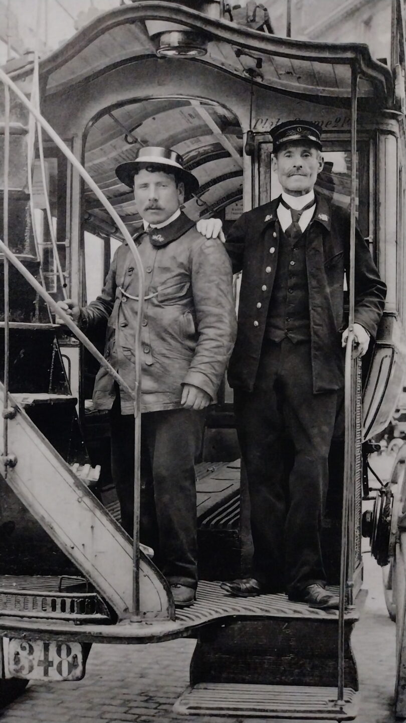 Cocher et contrôleur de la Compagnie générale des omnibus vers 1900