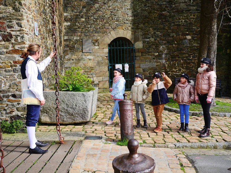 Visite commentée pour les enfants Pirates et Corsaires, à l’assaut des remparts ! Office de Tourisme Granville Terre et Mer Granville