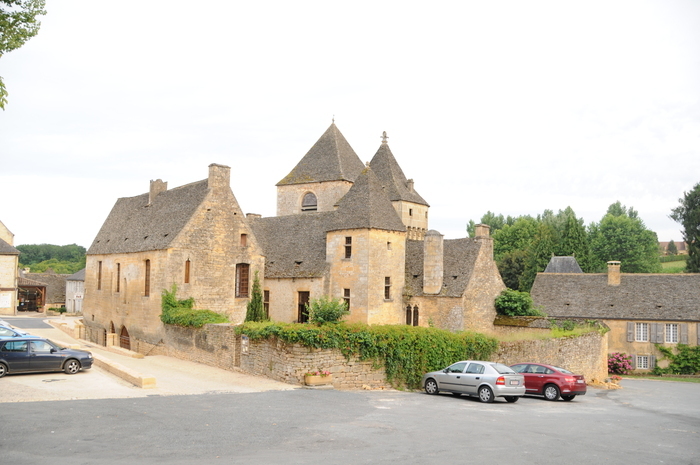 Visite d’un château du XIIIe siècle, Chateau de Saint-Geniès, Saint-Geniès