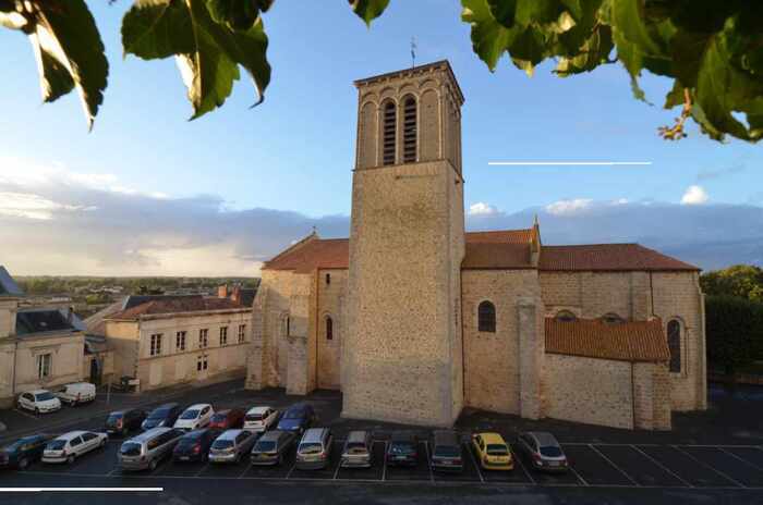 Visite guidée à deux voix de l’église Sainte-Croix, Église Sainte-Croix, Parthenay