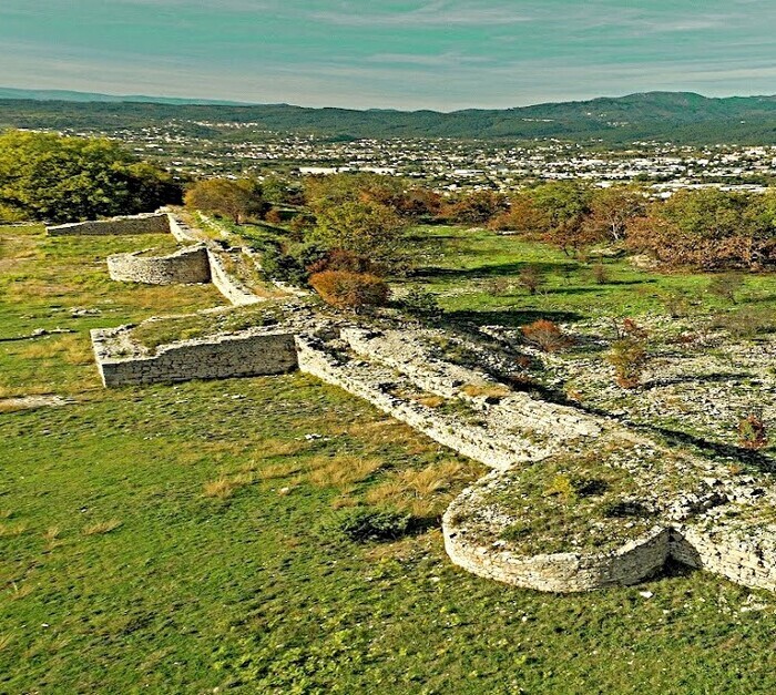 Visite guidée de l’oppidum de Jastres, Oppidum de Jastres, Eyriac