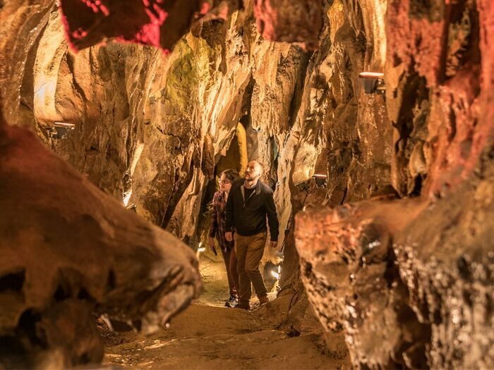 Visite guidée des grottes de Saulges Grottes de Saulges - Musée de Préhistoire Thorigné-en-Charnie