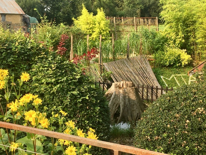 Visite guidée du jardin, Le jardin du revers, Notre-Dame-de-Cenilly