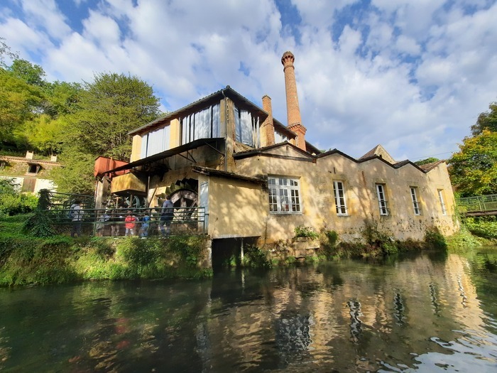 Visite guidée du moulin à papier, Moulin de la Rouzique, Couze-et-Saint-Front