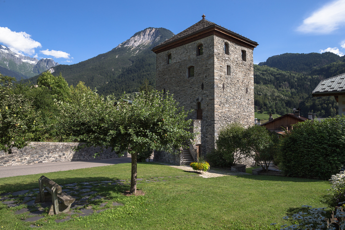 Visite libre de la Tour Sarrazine, Tour Sarrazine, Bozel