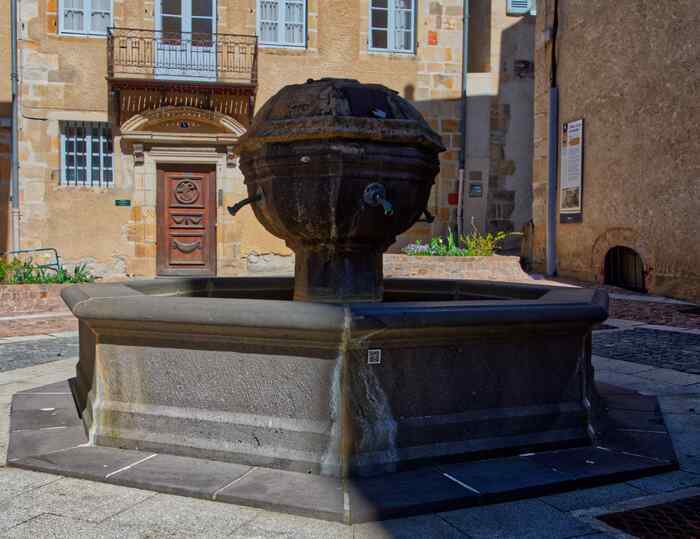 Visite Montluçon au fil de l'eau Anciens Bains Douches Montluçon Nontron