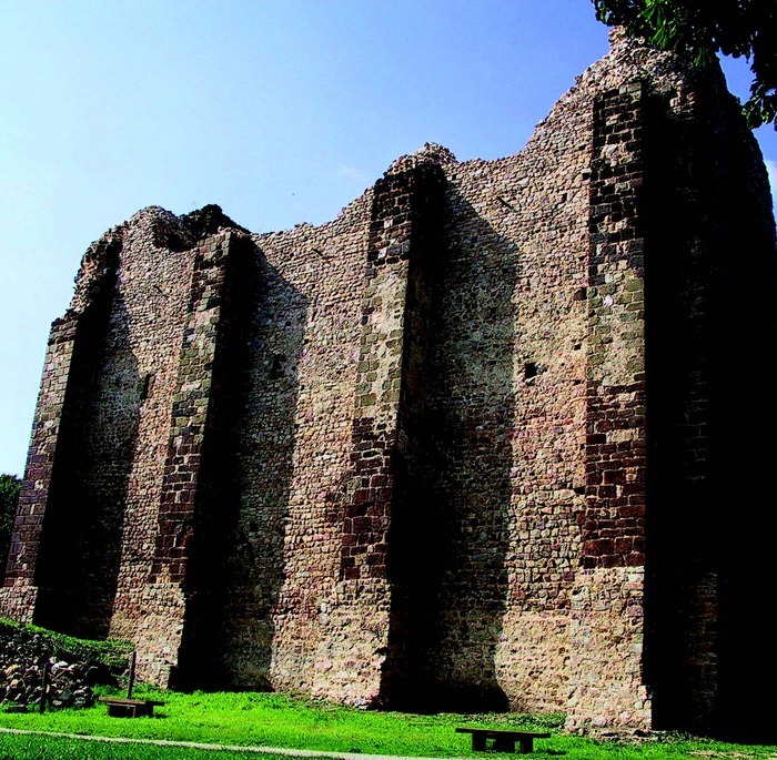 Visites "archéologiquement vôtre" Château de Sainte-Suzanne Sainte-Suzanne-et-Chammes