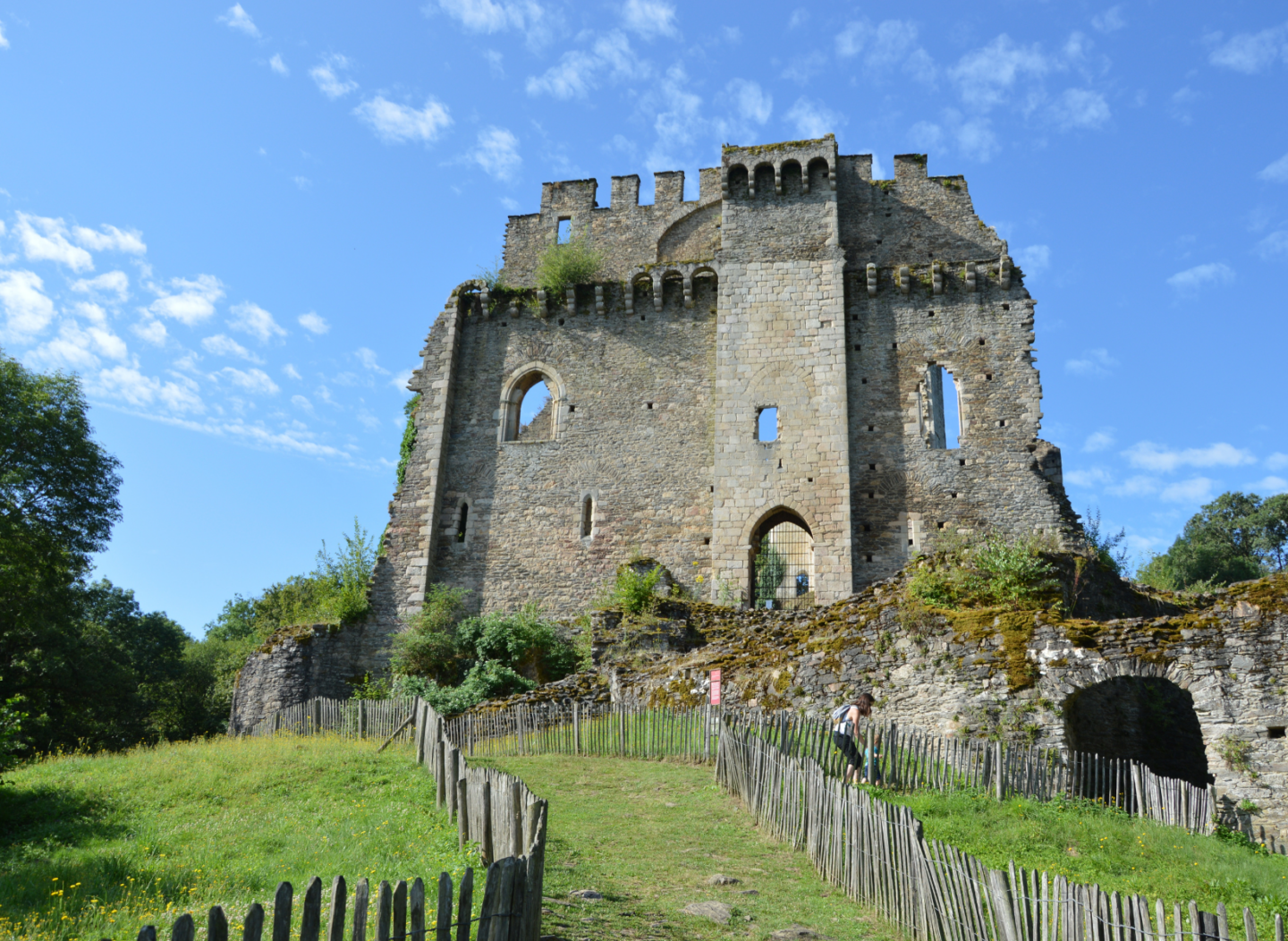 Visites théatralisées de Châlucet Tours de Chalusset Saint-Jean-Ligoure
