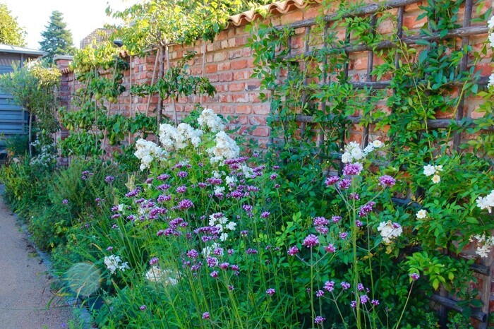 Voir, s’émerveiller et profiter – Un marché de jardinage dans le jardin privé., Garten der Leidenschaft, Delmenhorst
