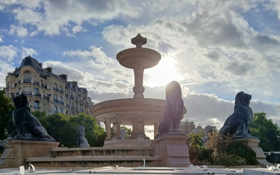 A la découverte des quartiers parisiens : La vallée de Fécamp Devant le Kiosque citoyen du 12e arrondissement Paris