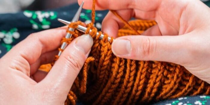 Animation d'étés tricot crochet Près du citystade Patellière quartier Dervallières