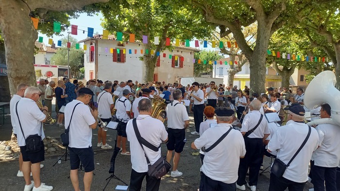 Apéritif banda, Esplanade de la Madeleine, Auterive