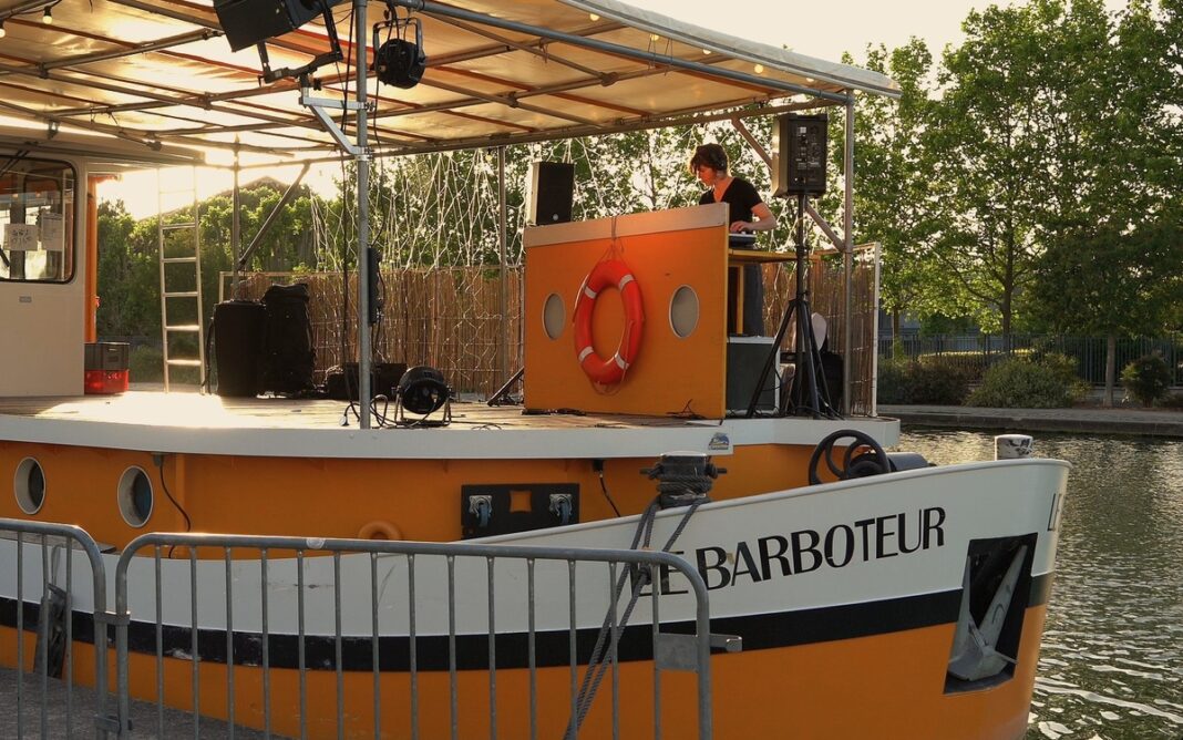 Applause show Open air + club Canal Barboteur Bobigny