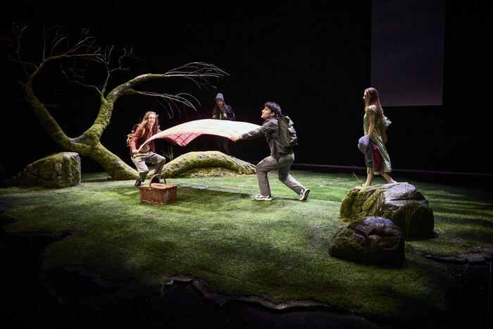 APRÈS NOUS, LES RUINES, PIERRE KOESTEL / LENA PAUGAM Théâtre National de Bretagne Rennes