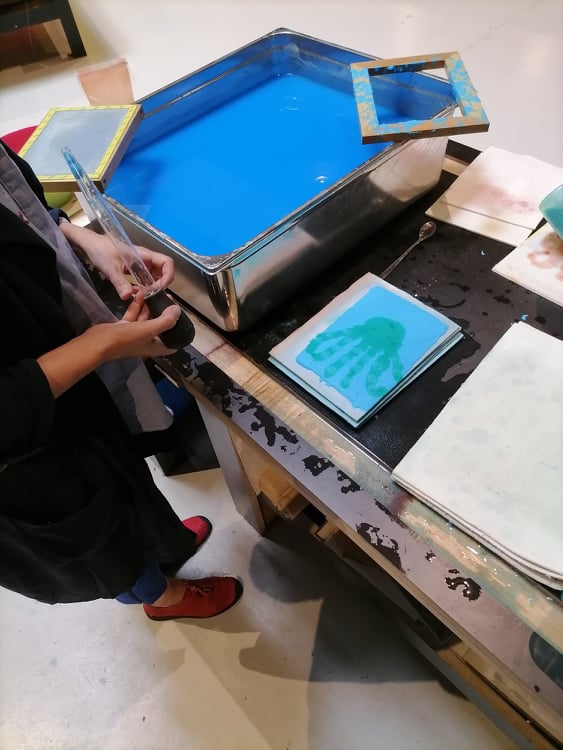 Atelier de Pratique Artistique Papiers colorés Le Malesherbois
