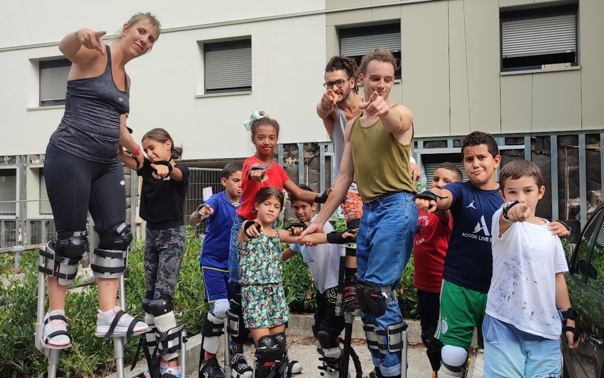 Atelier découverte des échasses au Centre Sportif Jules Noël Centre Sportif Jules Noel Paris
