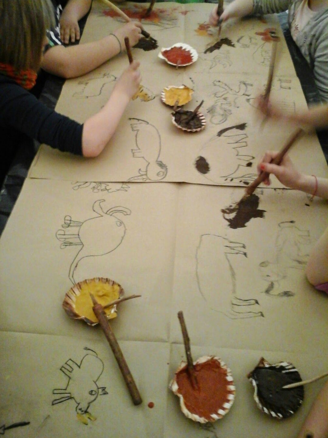 Atelier du samedi Peinture à la terre et aux épices façon rupestre 14 Avenue Maréchal de Lattre de Tassigny Saint-Yrieix-la-Perche 2026-08-01