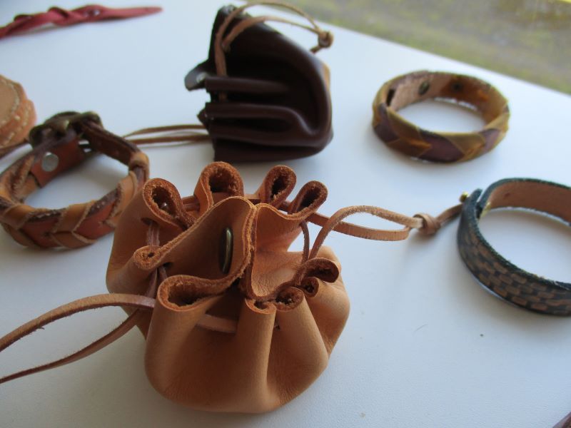 Atelier-patrimoine (3-5 ans) travail du cuir Omonville-la-Rogue La Hague